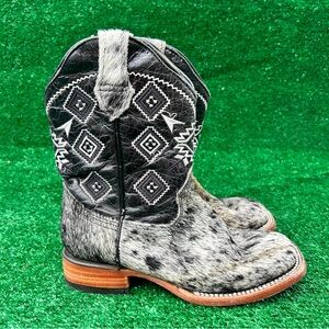 Black and Gray Western Cowboy Boots